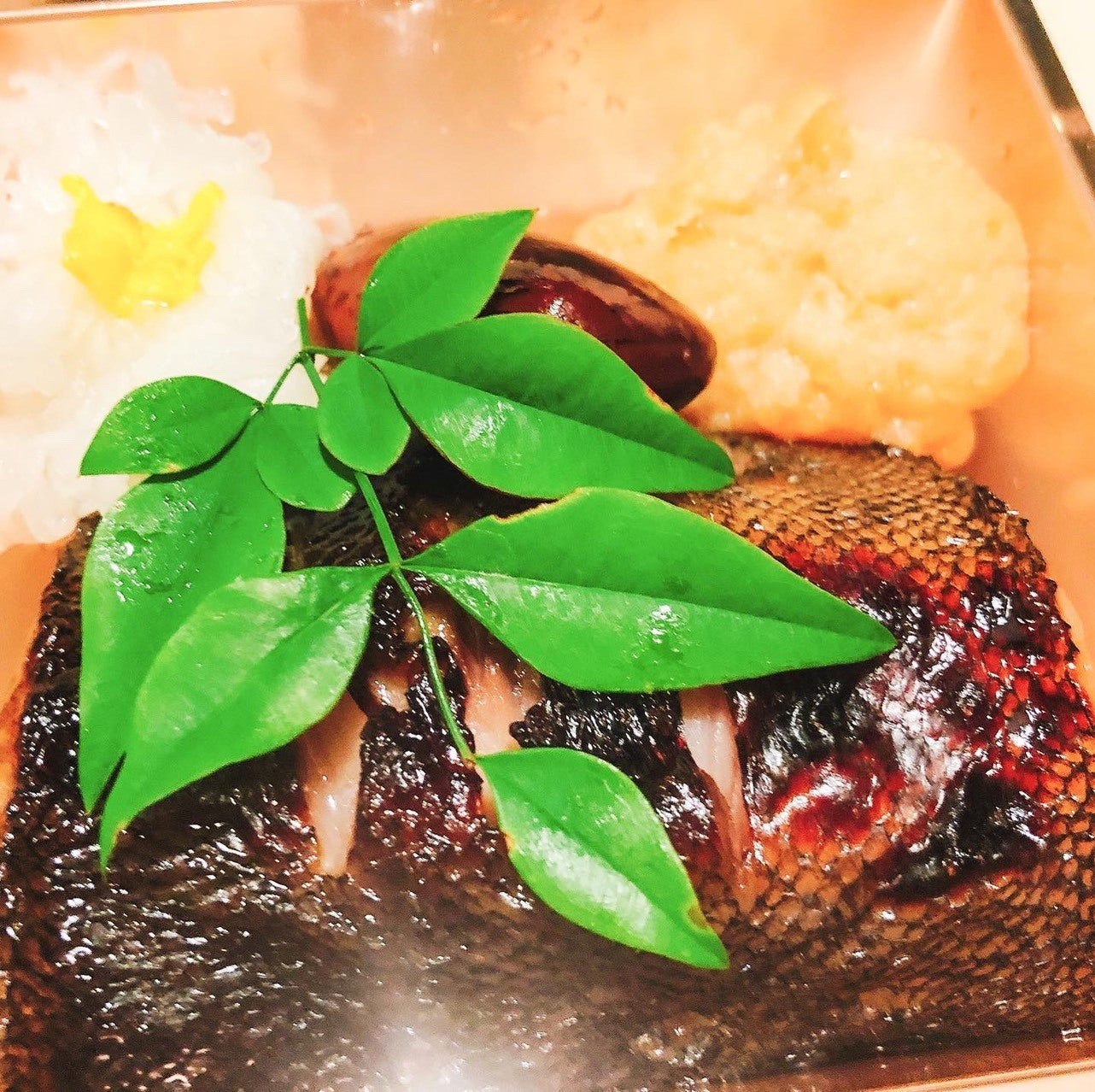 日本料理 会席料理豪華２段弁当　ご自宅で季節の会席料理を味わう　琥珀　6480円